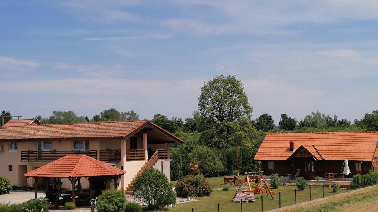 Apartments Kozjan Karlovac Esterno foto